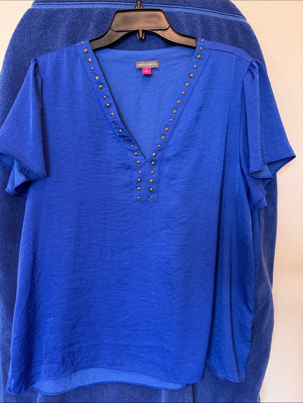 Vince Camuto Royal Blue V-Neck Stud-Trim Flutter Sleeve Blouse
